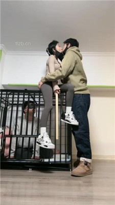 菜小心】情侣主狗笼圈养虐绿帽/强制吃byt