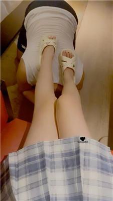 【甜音】JK小姐姐-拖鞋裸足踩脚垫/物化人体家具bf42771_绳艺资料库视频资源下载