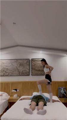 【领主老大】白丝全体重踩踏/坐脸窒息bf42770_绳艺资料库视频资源下载
