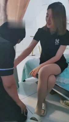 【梦涵】圈养奴桌下伺候姐妹花 bf13949_绳艺资料库视频资源下载