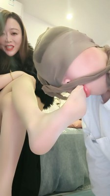 套路直播视频【咩主】迷恋肉丝脚的贱狗 bf23630_绳艺套路直播视频资源网