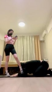 【小妮】帆布鞋白袜踩狗场 bf22742_绳艺资料库视频资源下载