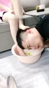 【明明】喝刷鞋洗脚水/肉丝狂舔/踩踏喂口水/内裤诱惑【完整版】bf28473_绳艺资料库视频资源下载