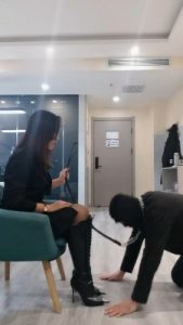 【冷御女王】长靴S辱脚下贱奴才 bf22095_绳艺资料库视频资源下载