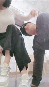 套路直播视频【妮蔻S】小白鞋棉袜训练老狗 bf24818_绳艺资料库