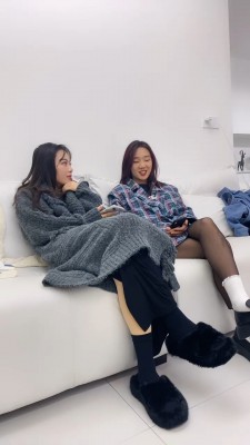 套路直播视频【术术】黑白棉袜-带素人闺蜜入圈 bf24594_绳艺资料库