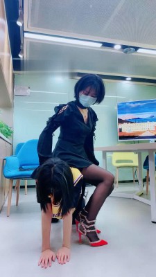 【美离子】办公室调漂亮女奴舔脚 bf17070_绳艺资料库视频资源下载