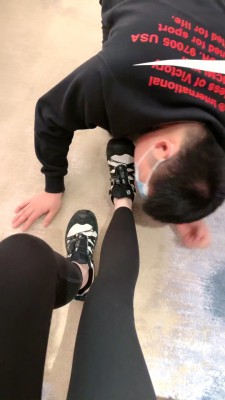 【jenn】艺校女神首调-舔运动鞋/提档全体重踩踏/转胯骑马 bf28172_绳艺套路直播视频资源网