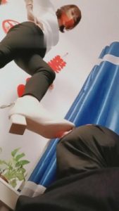 【bibi团】酸臭丝袜脚是狗狗的最爱 bf9891_绳艺资料库视频资源下载
