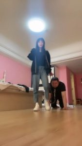 【文文】晨跑回来骑马遛狗/叼棉袜/鞭打舔脚 bf27309_绳艺资料库视频资源下载