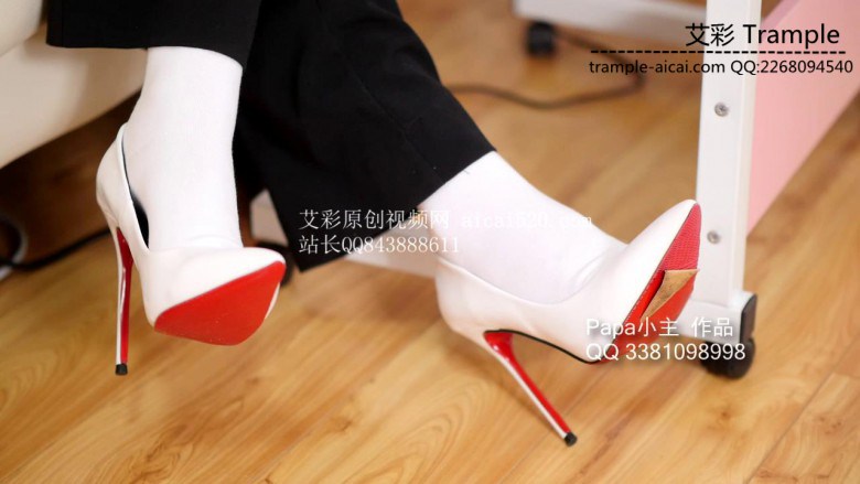 喜欢小主的白袜裸足吗_绳艺资料库