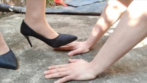 鱼爹户外踩胸和手，无视废物出血破皮_绳艺资料库