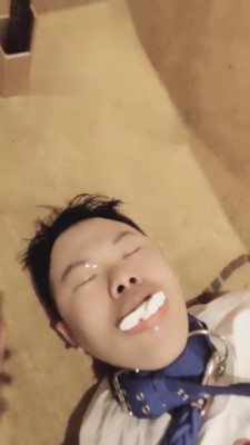 【悦主】健身后原味白袜喂狗吃 bf1225_绳艺套路直播视频资源网