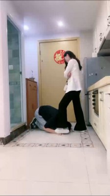 套路直播视频【梵高】逛街回来调-转胯/肉丝捂死/鞋底强制舔【双视角版】bf25612_绳艺资料库