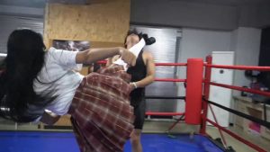 跆拳道女神JK白丝爆踢废物 打跪下了继续踢 MF-MF06 Lxue vs Aluo_绳艺资料库