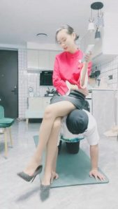 【小小小魔女】酒店前台下班虐领导 bf19859_绳艺资料库视频资源下载
