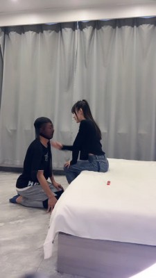 套路直播视频【文文】精神小妹抽耳光/裸足提档踩踏/喂口水 bf26667_绳艺资料库