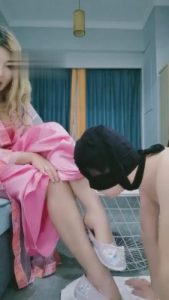 【小希女王】挑逗新宠-口水+洗脚水 bf4849_绳艺资料库视频资源下载