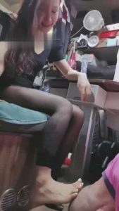 【如意】街头逮住猥琐大叔 bf13980_绳艺资料库视频资源下载
