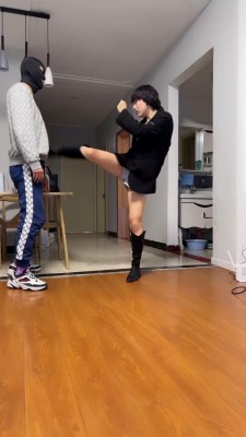 套路直播视频【年华S】素人长靴踩踏/提档/拳击暴打/骑马 bf25389_绳艺资料库