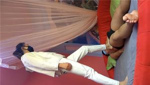 鸽宝S羞辱裸足踩遍全身_绳艺资料库