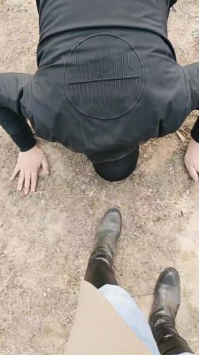 套路直播视频【辣姐】户外清理脏鞋底 bf24960_绳艺资料库