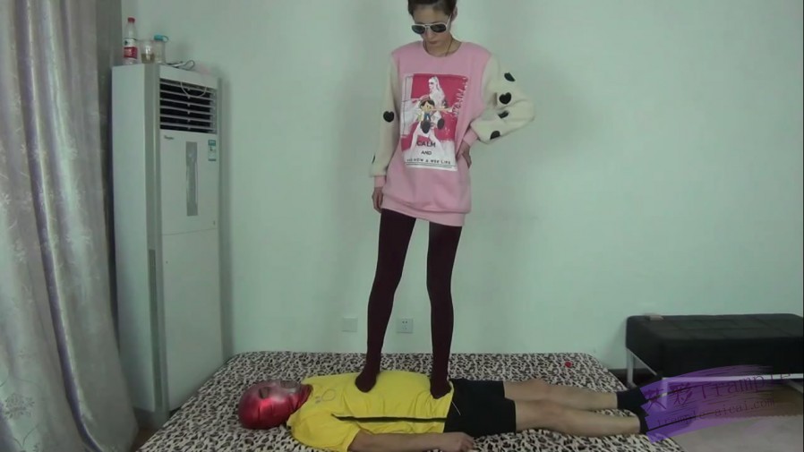 ★甜儿★ 踩小黄人_绳艺资料库