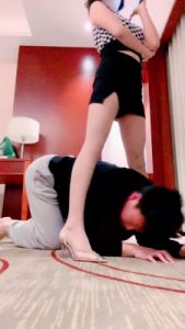 套路直播视频【莫妮卡S】胯下辱/丝袜勒脖窒息/吃口水/碾压狗脸 bf25237_绳艺资料库