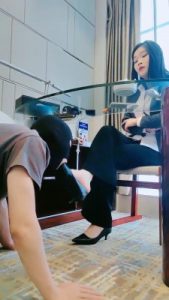 【甜心教主】女高管羞辱废物老公/高跟插嘴/闻舔肉丝 bf26896_绳艺资料库视频资源下载
