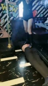 套路直播视频【东方女神】KTV长靴踩踏/舔长靴 bf25608_绳艺资料库