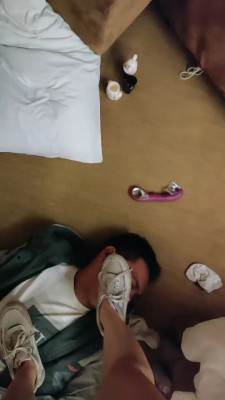 【馨雅】五花大绑小白鞋+高跟全体重踩踏 bf27457_绳艺资料库视频资源下载