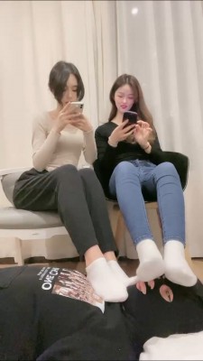 套路直播视频【虞姬S】带素人姐妹运动鞋白袜玩狗【完整版】 bf25450_绳艺资料库