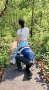 【暴力美学】午后上山遛狗/踢踹/骑狗脖子下山 bf11006_绳艺套路直播视频资源网