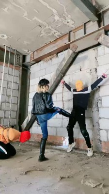 套路直播视频【美离子】户外刑房暴力鞭打双奴/清理靴子吃土 bf25010_绳艺资料库