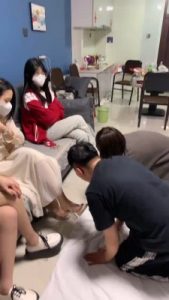 【精神小妹】多学生主首调情侣奴-闻舔原味鞋袜脚/耳光/奴下奴 bf27273_绳艺套路直播视频资源网