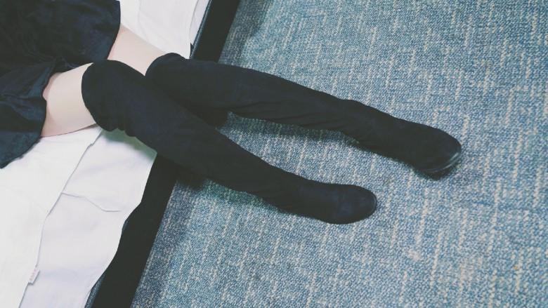 跪舔琪琪的长筒靴脏鞋底_绳艺资料库