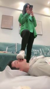 套路直播视频【思诺】第一次玩深喉变被踹打/吃船袜 bf26763_绳艺资料库