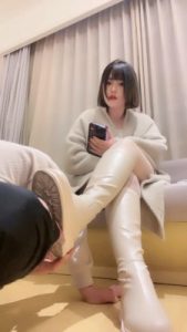 套路直播视频【南星】模特过膝靴丝足调狗舔/耳光打出血/踩踏深喉 bf24540_绳艺资料库