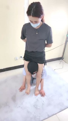 【语阳】跆拳道女神超强裸足腿绞窒息/手掐窒息 bf27965_绳艺资料库视频资源下载