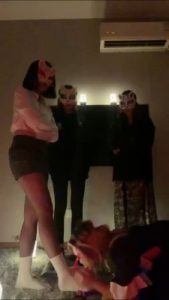 套路直播视频【小奶昔S】3素人精神小妹-母畜/闻臭脚/吃口水/踩踏【双视角版】 bf25621_绳艺资料库