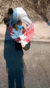 【十三妹】户外大坝旁溜母狗 bf21556_绳艺资料库视频资源下载