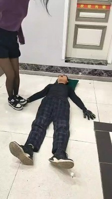 套路直播视频【疯狂浪子】素人全体重踩踏 bf23923_绳艺资料库