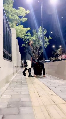 套路直播视频【语阳】惩罚迟到的狗-遛狗骑马爬行/转胯抽狗 bf26472_绳艺资料库