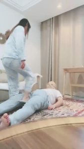 【小欣欣】情侣主羞辱偷懒家狗/伺候亲热/鞋底耳光虐乳【完整版】bf27393_绳艺资料库