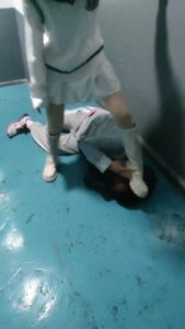 【丫丫】长靴楼道虐偷拍狂 bf20158_绳艺资料库视频资源下载