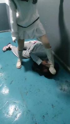 【丫丫】长靴楼道虐偷拍狂 bf20158_绳艺套路直播视频资源网