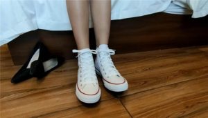 鱼爹白色匡威踢裆_绳艺资料库