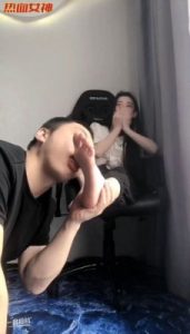 18岁绝美女学生s化身臭脚女劫匪狂虐被绑富二代剧情篇 YC-220427-2_绳艺资料库