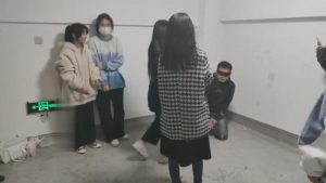 【最抗揍M】精彩-多名女学生素人狂揍狗 bf8205_绳艺资料库视频资源下载