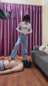 【二宝】新高端素人无限点击到发狂-舔原味脚 bf9064_绳艺套路直播视频资源网